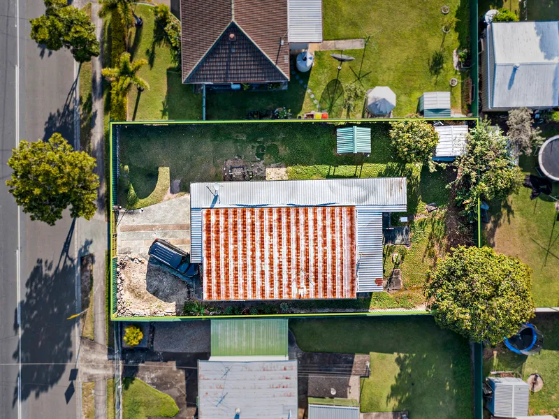 Fantastic Location With Great Potential!