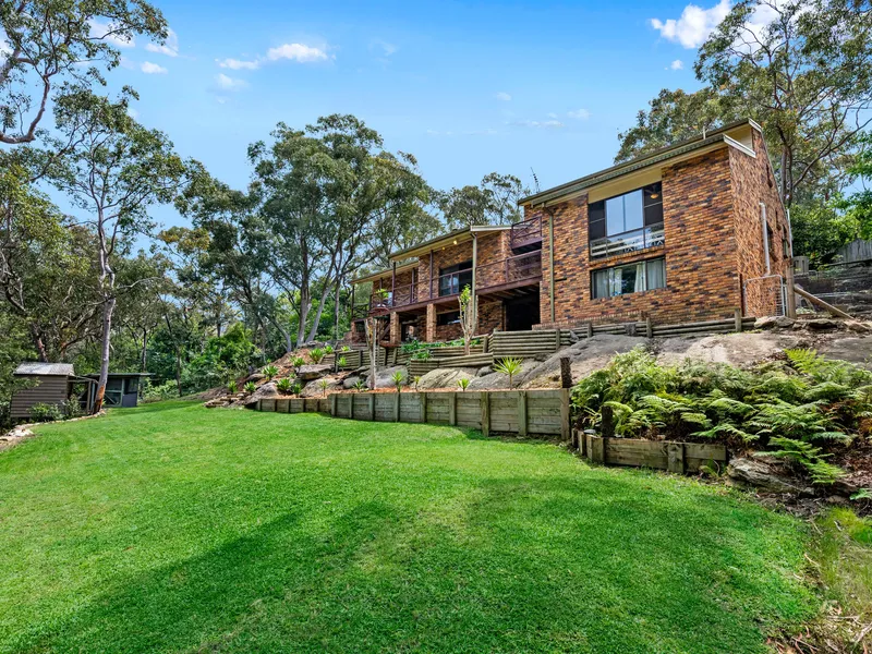 Large home on 2 acre block $1000 P/W leaseback  