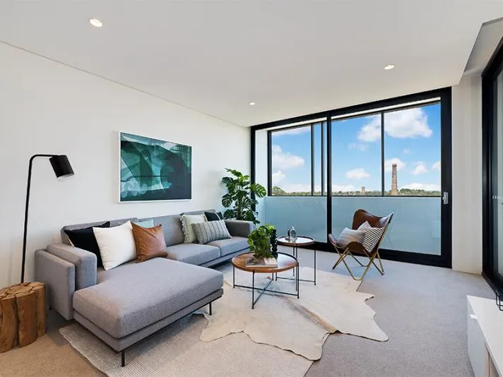 ONE WEEK COMPLIMENTARY RENT! T & C'S APPLY!