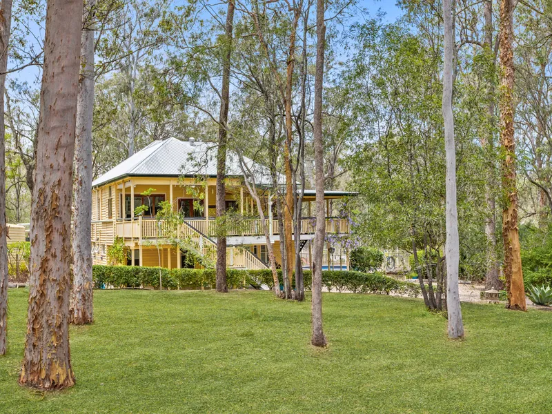 KOOKABURRA LODGE - CHARMING DUAL-LIVING ESTATE ON 4.3 ACRES