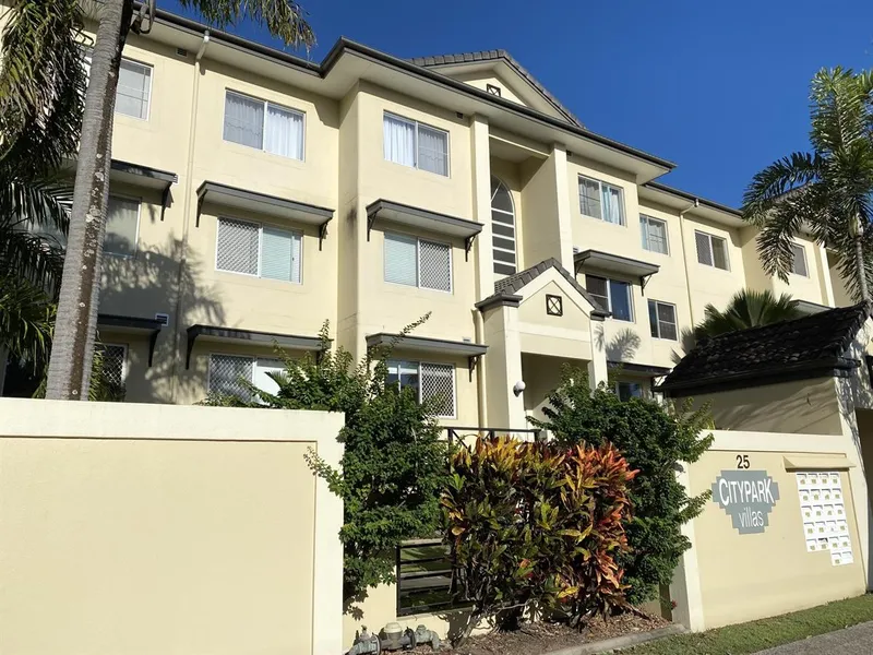 Top Floor Unit Close to CBD