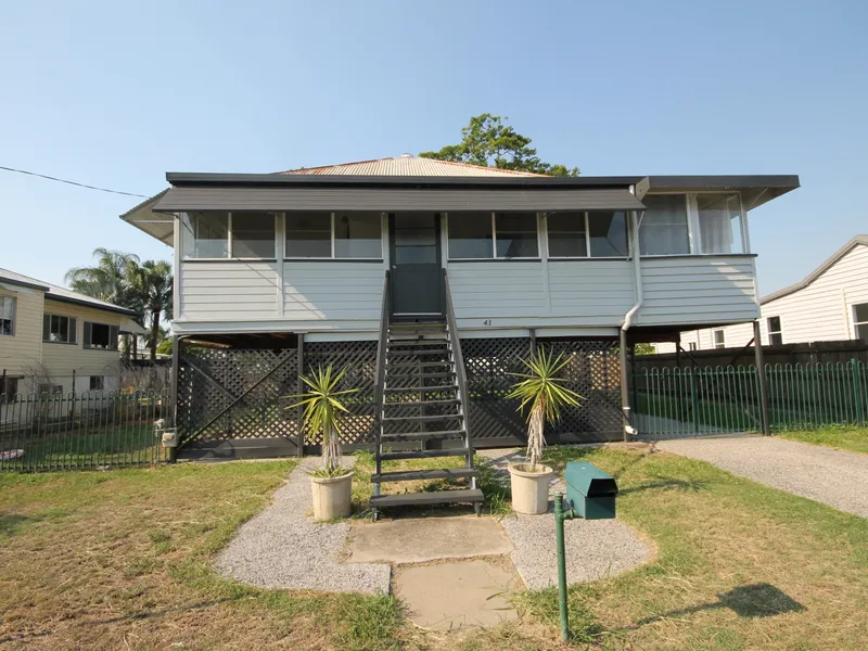 INVESTOR ALERT!!! 3 BEDROOM + SLEEPOUT. BERSERKER PROPERTY. 809m2 ALOTMENT. $195,000