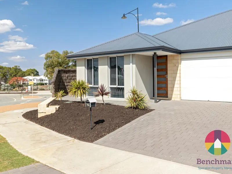 PRIME LOCATION - WALK TO THE TRAIN & SHOPS