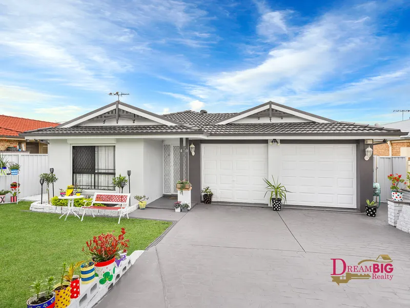 Immaculate Family Entertainer, Walking to Local Amenities !!