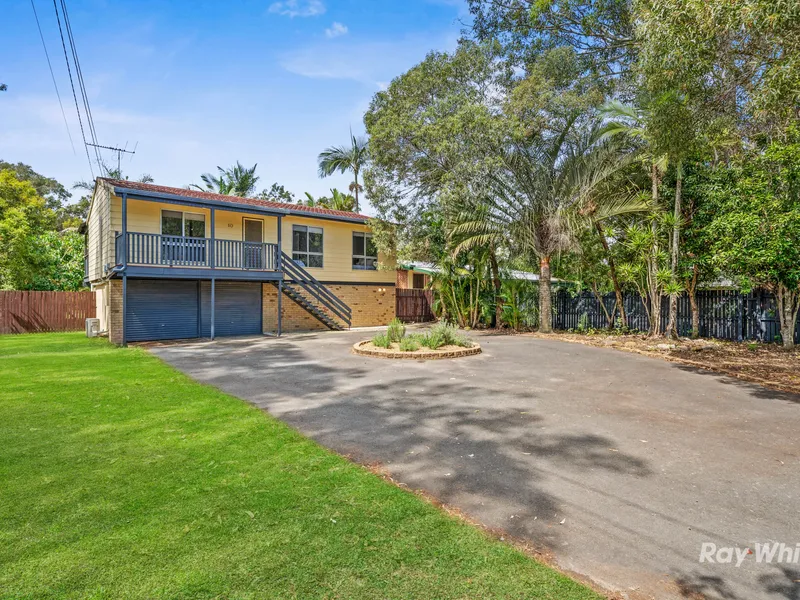 HUGE BLOCK, RENOVATED, READY TO MOVE IN!