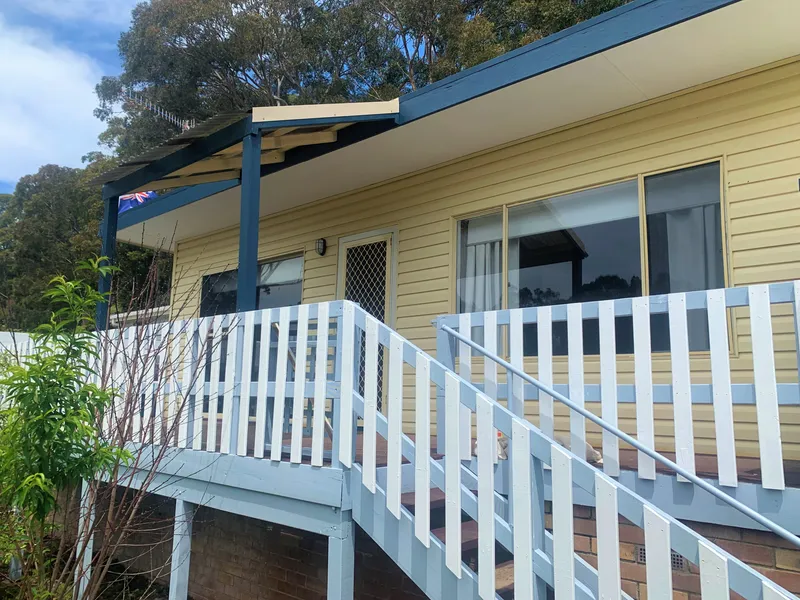 CHRISTOPHER CRESCENT