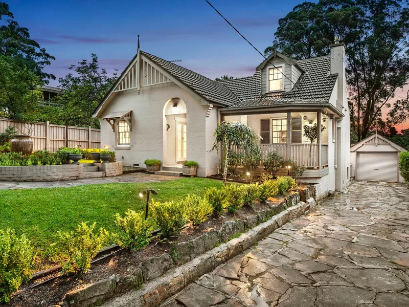 Classic Wahroonga Home… Moment to Shops & Station