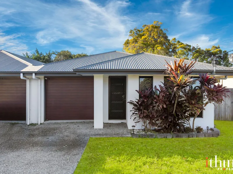 Low Maintenance Unit in Convenient Location