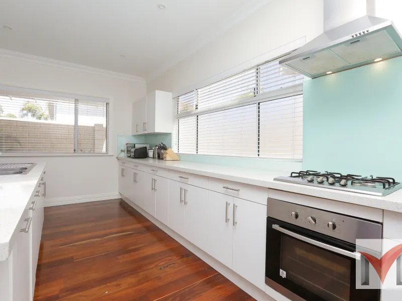 SHARED ACCOMMODATION - FURNISHED BEDROOM WITH ENSUITE!