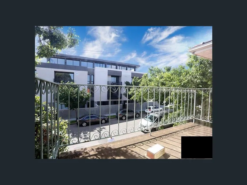 SUNLIT LARGER APARTMENT