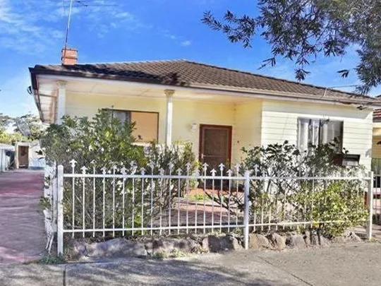 Lucky Number 38 & North Aspect 3 Large Bedrooms Modern Home