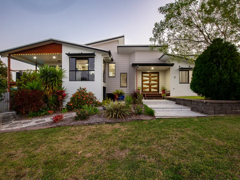 Indoor-Outdoor Lifestyle in Elevated Modern Home