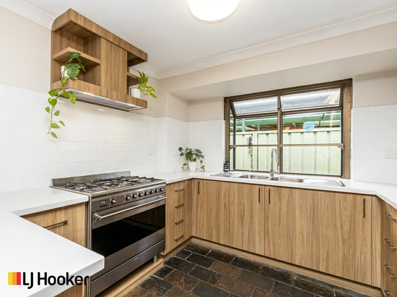 A LARGE 4x2 PLUS STUDY FAMILY HOME IN A PRIME LOCATION