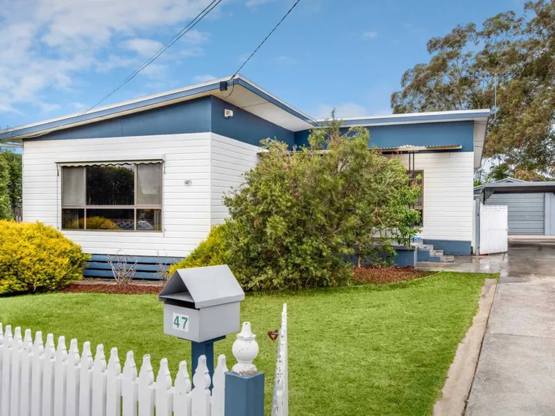 Neat an tidy 3 bedroom home in Bell Park!