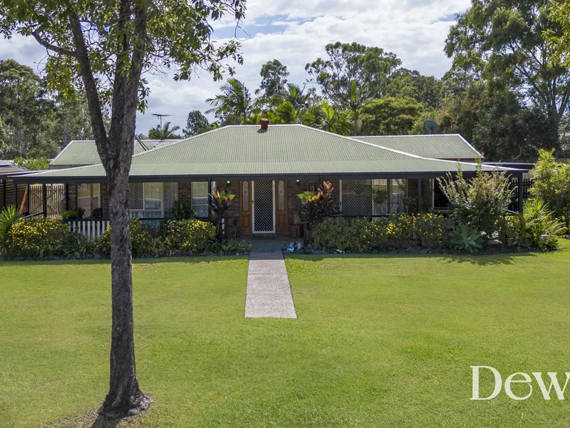 The Entertainers Delight with Sparkling In-ground Pool - 800m2 block