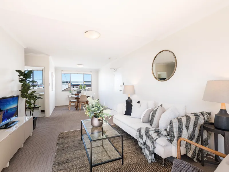 Oversized security apartment of space and light