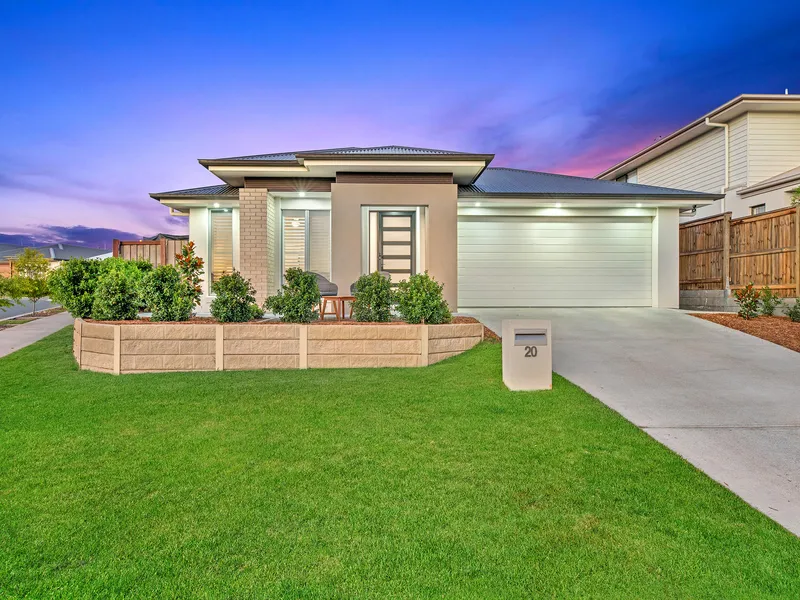 Beautiful Plantation Home With 3 Living Areas!