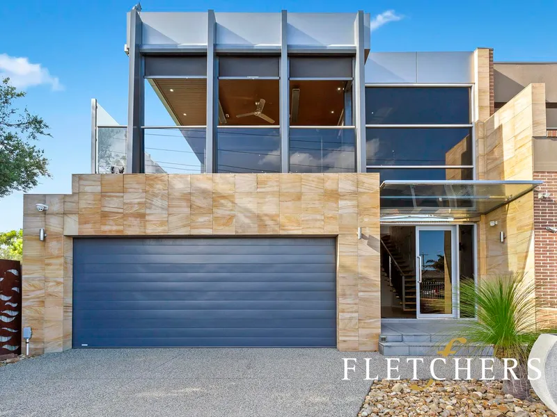 Upstairs and Downstairs Dual Living Right on the Beach