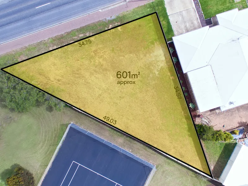 Perfect Location - Just Minutes to Beach - 601sqm (approx) 