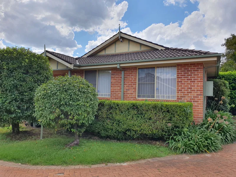 Bright & Spacious, Single Level 3 Bedroom Villa, 5 mins walk to Denistone East Public School