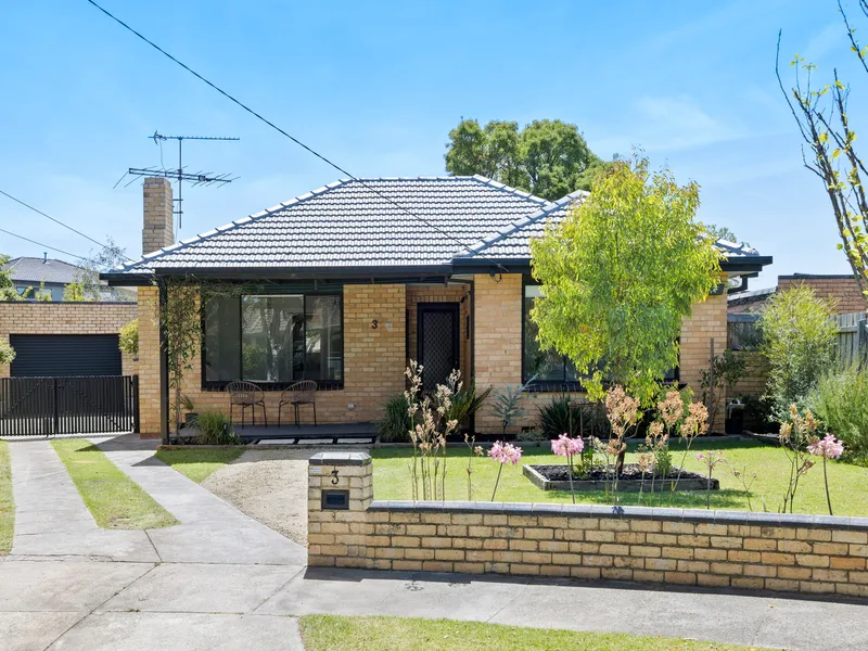 A Stylish Renovation in Sunlit Gardens