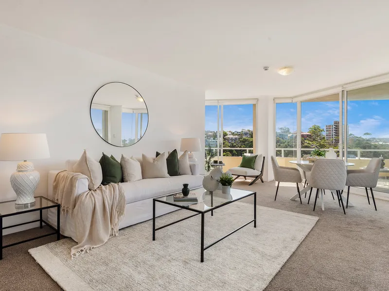 Beachfront icon with northeast ocean panoramas