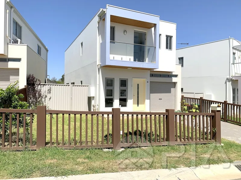 Dynamic Community, Great Location, Ready to move in NOW!!!