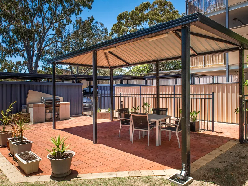 Ground Floor Pad with Two Bedrooms in Boutique Complex. Lease to current Periodic Tenant or take Vacant Posession 