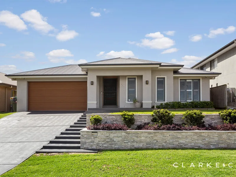 LUXURIOUS FAMILY LIVING, ON A GRAND SCALE!