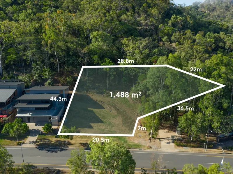 1,488m2 VACANT LAND WITH ONLY ONE NEIGHBOUR