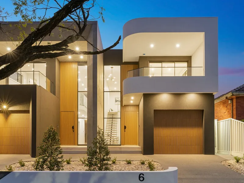 Brand new luxury residence in premier locale