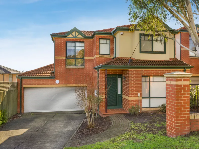 TRANQUIL HOME PERFECT FOR FAMILIES WITHIN DONCASTER EAST HIGH SCHOOL ZONE