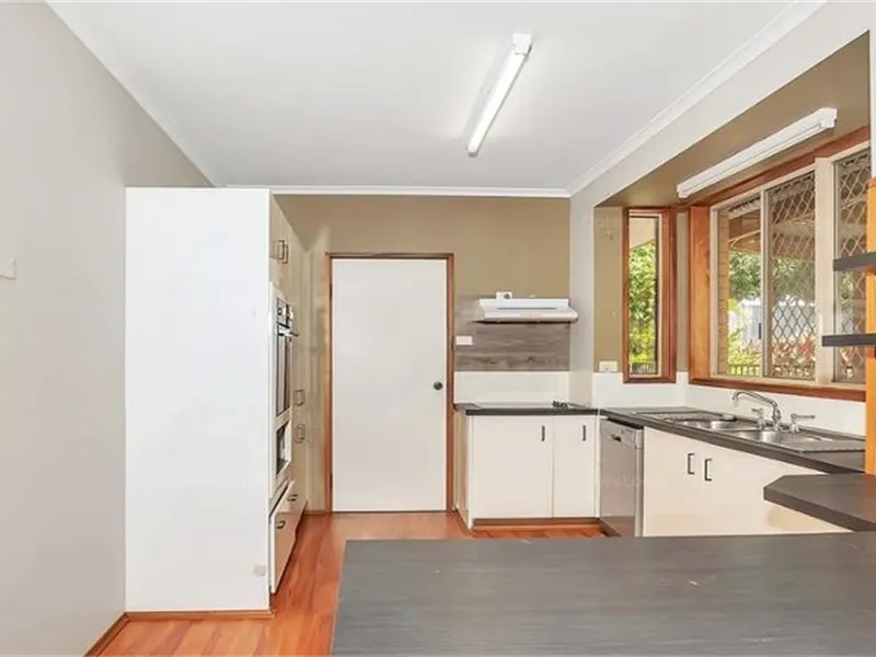 PARADISE IN CLIFTON BEACH