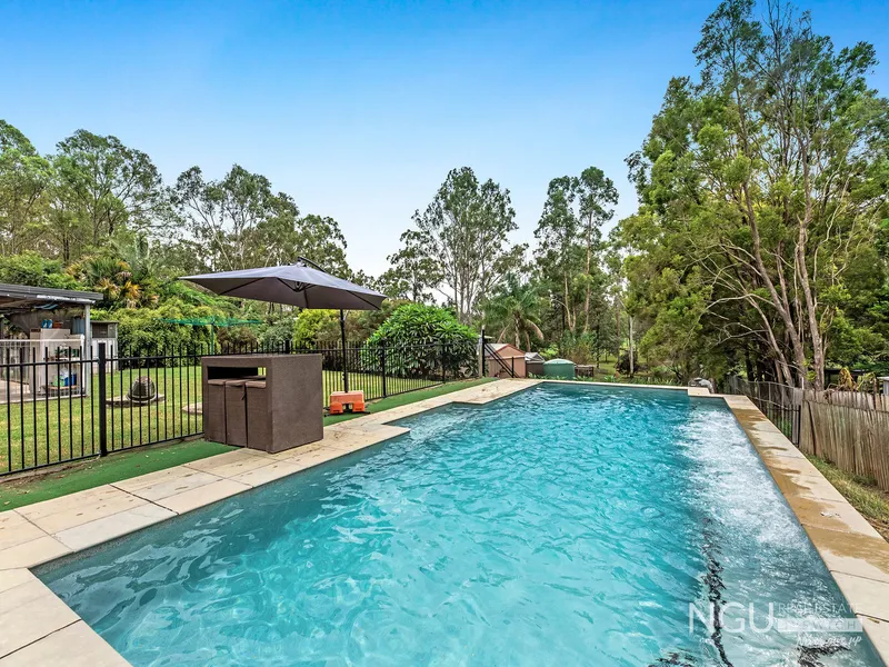 PICTURESQUE 4555 Sqm With POOL & SHEDS