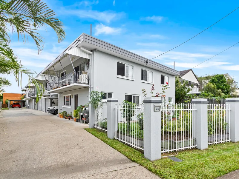 Neat & Tidy, Airconditioning In Sought After Skew Street