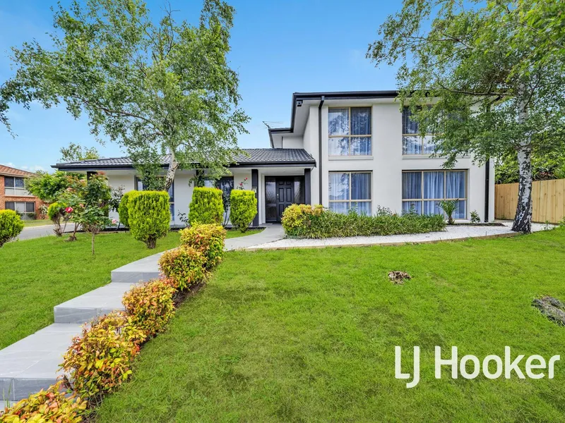 OUTSTANDING DOUBLE-STOREY FULLY RENOVATED AND READY TO MOVE IN
