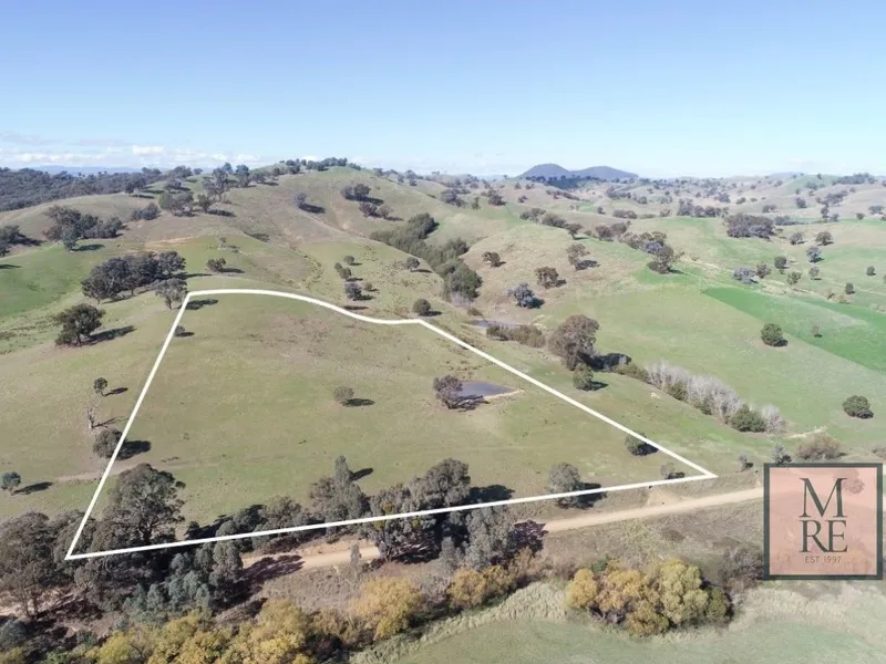 SUPERB COUNTRY ACREAGE