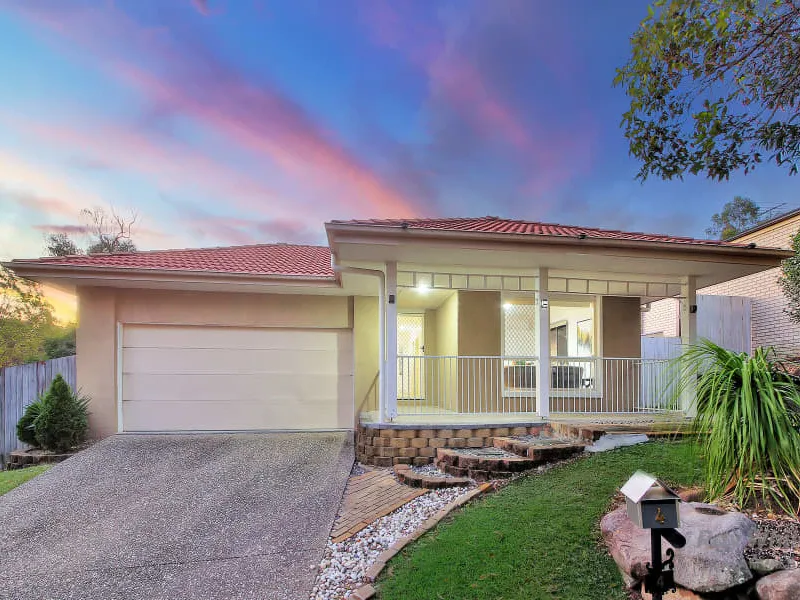 LARGE 4 BEDROOM FAMILY HOME CLOSE TO AMENITIES