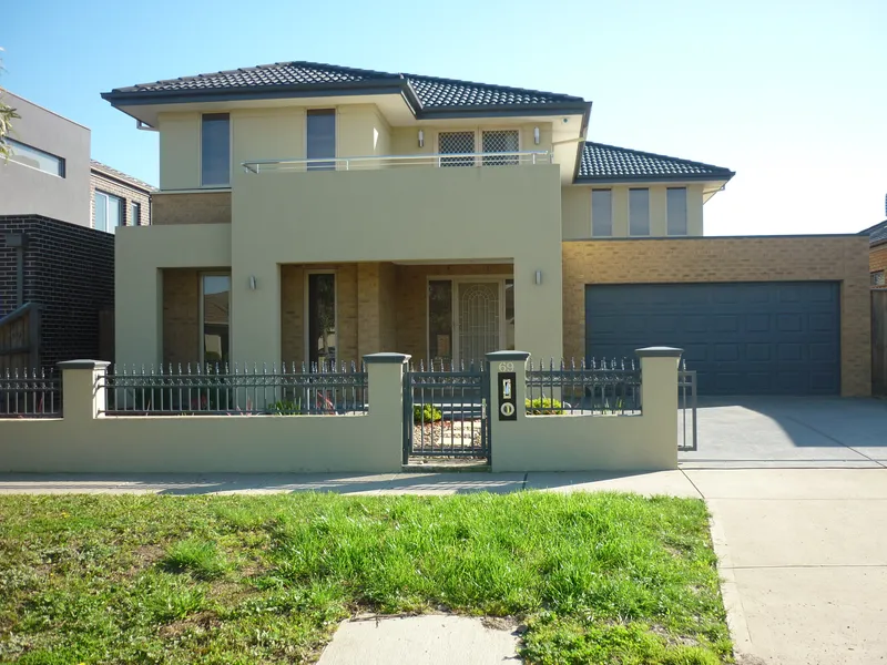 5 BEDROOMS!