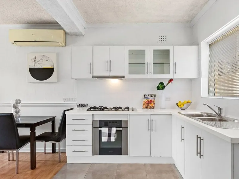 Near City Fringe Delight... RLA 263536.