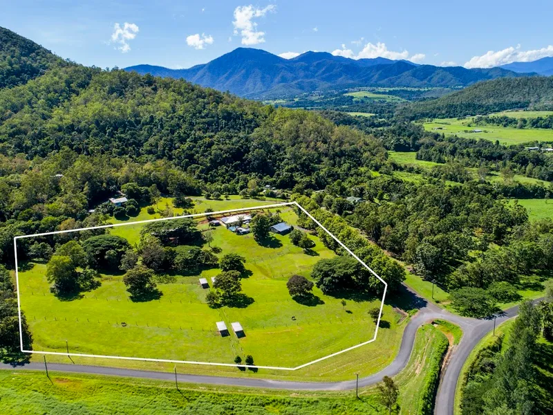 Acreage Living & Horse Agistment In Picturesque Location...