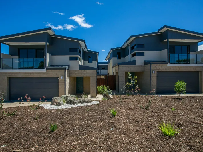 Up-Market Townhouse. Perfectly Located