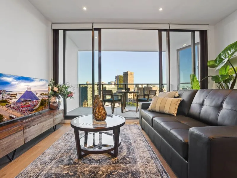 Luxurious One bedroom with HUGE STUDY ROOM.Ready To MoveIn.