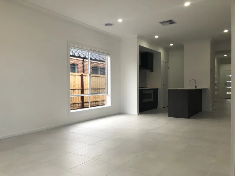 Brand new house, convenient location