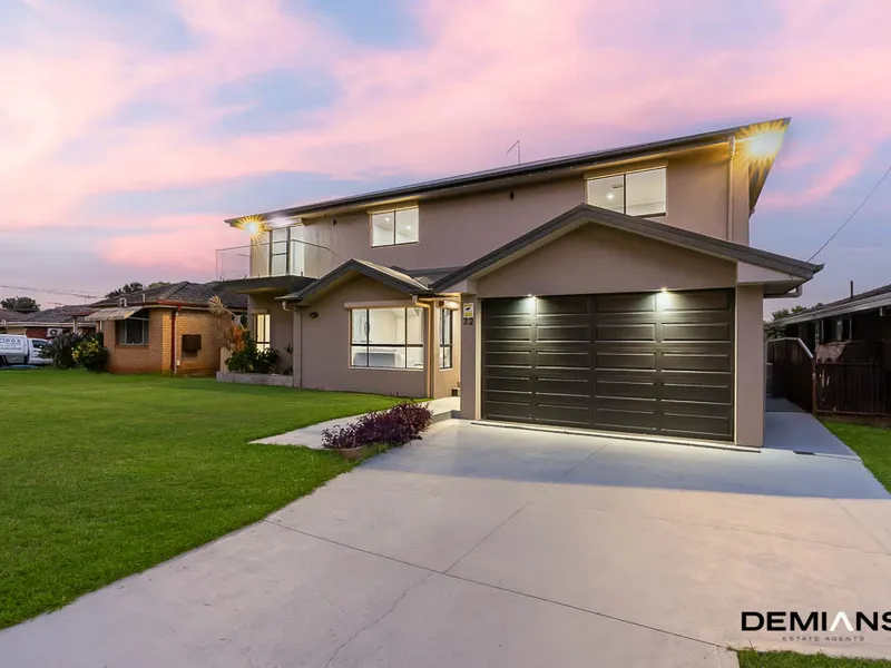 Nothing right now is cooler than 32 Carcoola. And this one is pretty cool. She comes with 7 beds, huge pool, and a little skip to the local school.