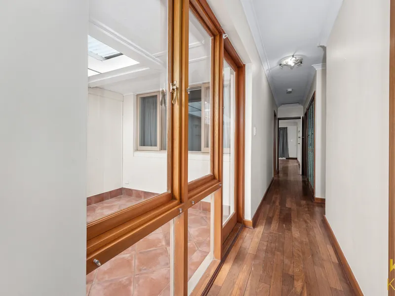 THIS LITTLE GEM IN THE POPULAR BEACH SUBURB OF SAFETY BAY, CLOSE TO SHOPS & BEACH