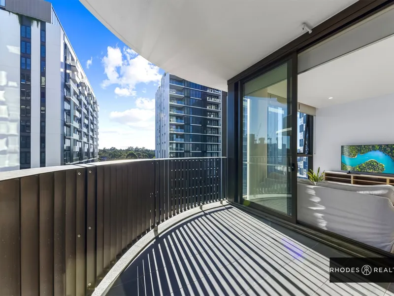 Located in the Macquarie Central Precinct, this stunning one-bedroom apartment is superior accommodation in an unrivaled location.