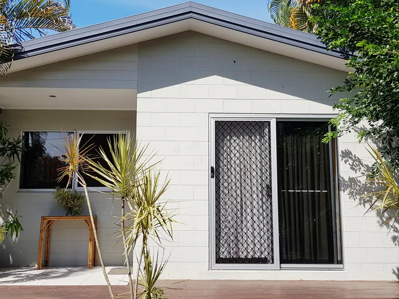 Detached well cared for 2 bedroom unit, walking distance to shops & beachfront