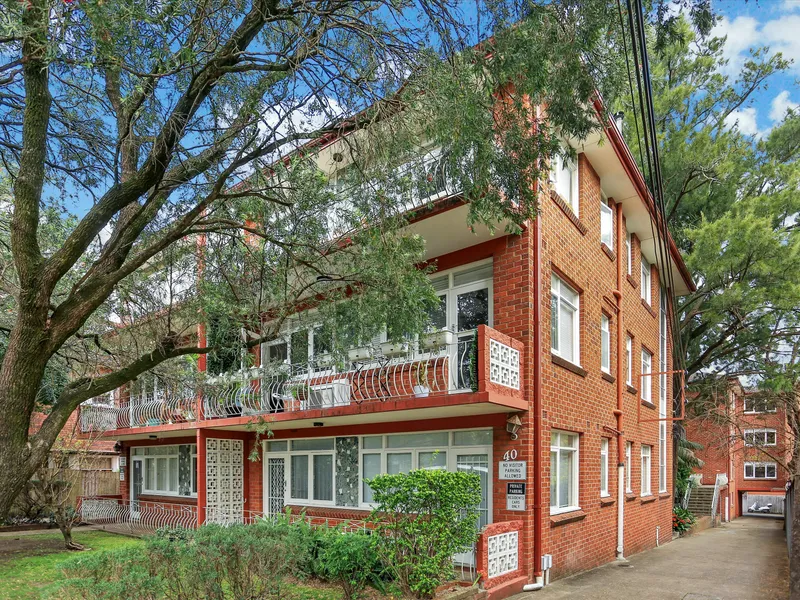 BRIGHT & SPACIOUS ONE (1) BEDROOM APARTMENT