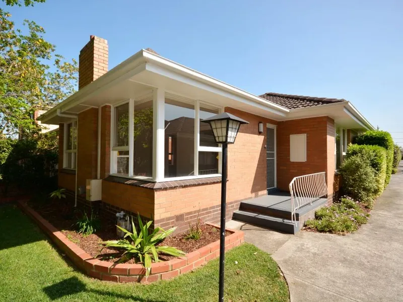 Light and Bright with park view!